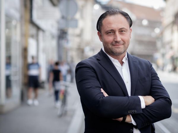 Konzultant, bivši predsjednik Uprave Konzuma ulazi u Upravni odbor tvrtke Lonia i imat će važnu ulogu Konzultant, bivši predsjednik Uprave Konzuma ulazi u Upravni odbor tvrtke Lonia i imat će važnu ulogu